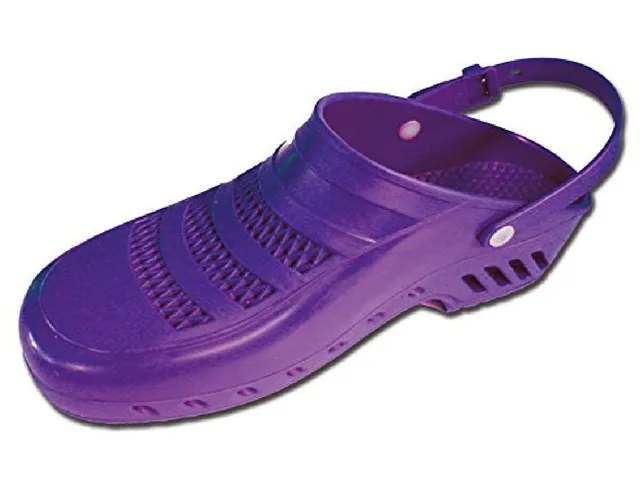 gima-26258-zoccoli-professionali-con-cinturino-e-fori-taglia-41-42-verde image 1