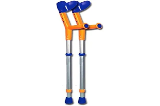 gima-stampelle-pediatriche-tiki-a-blu-arancione-regolabili-per-bambini-altezza-5 image 1
