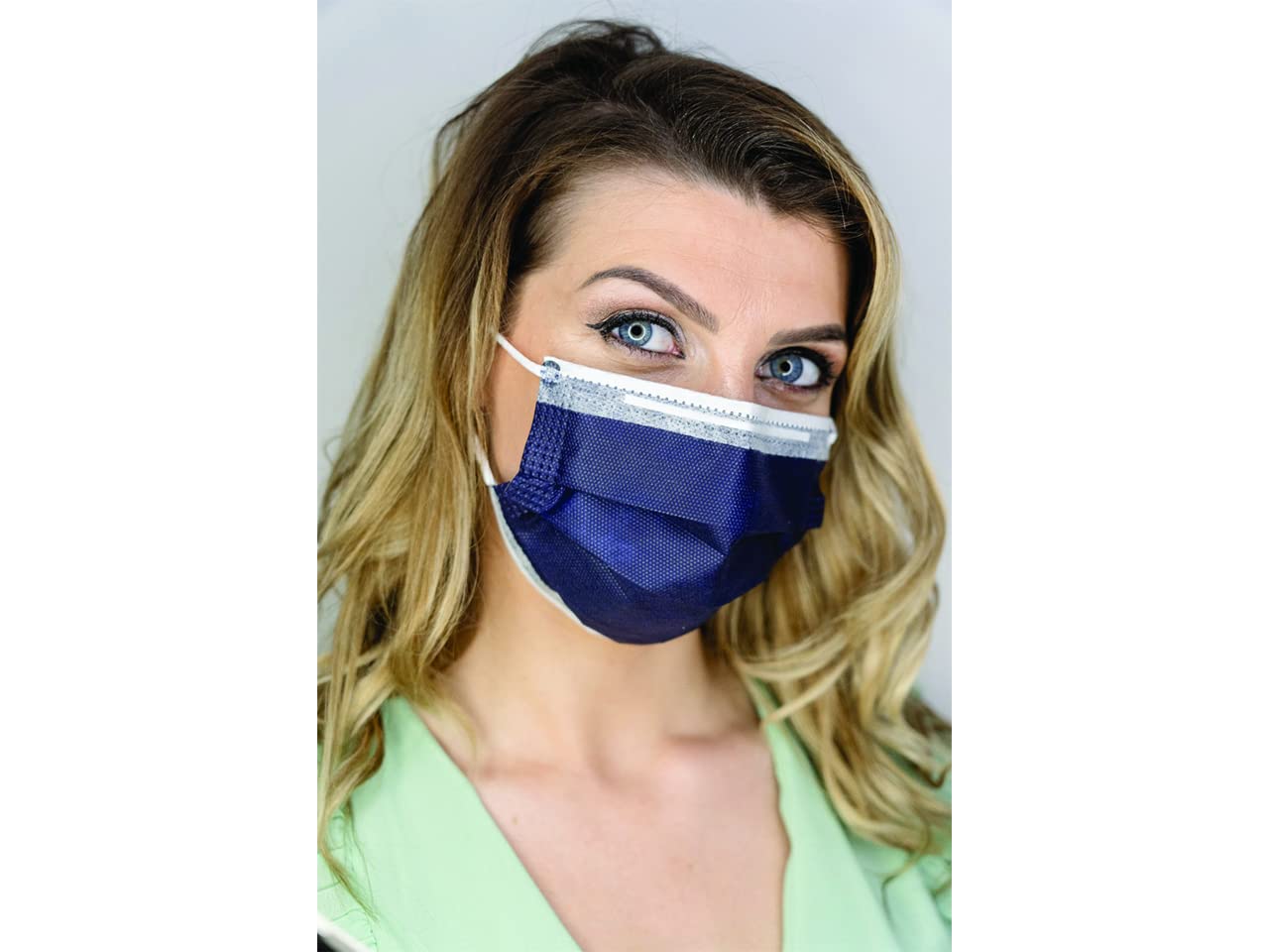 gima-cepm-premium-mascherina-chirurgica-tipo-ii-3-veli-50-pezzi-blu-scuro image 2