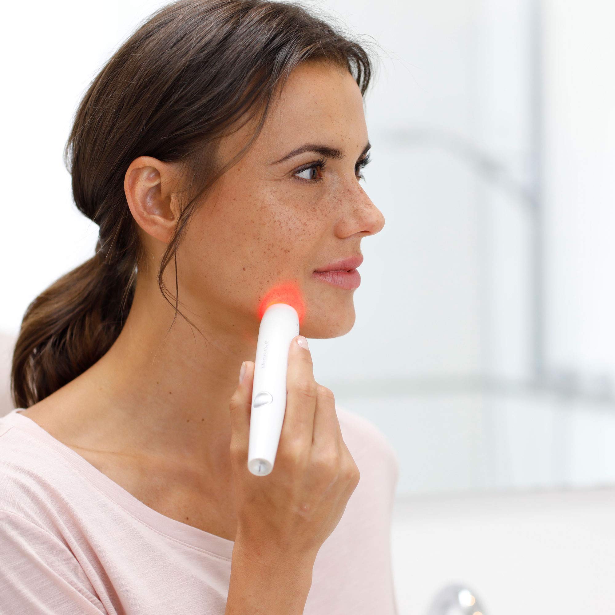 medisana-dc-300-penna-anti-acne-led-con-terapia-luce-rossa-e-blu image 6
